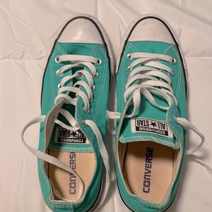 Teal low top converse shoes- only worn maybe a few times